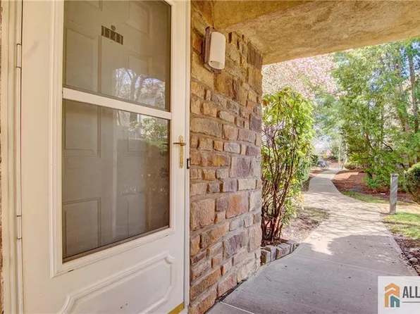 1141 Schmidt Ln, North Brunswick, NJ 08902