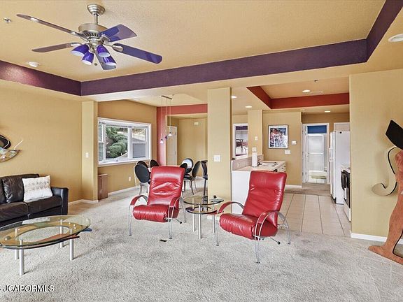 4th image of 142 E Palisades Condo Dr #3B