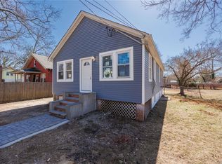 93 W 11th St, Huntington Station, NY 11746