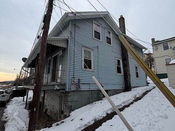 2nd image of 449 Moss St