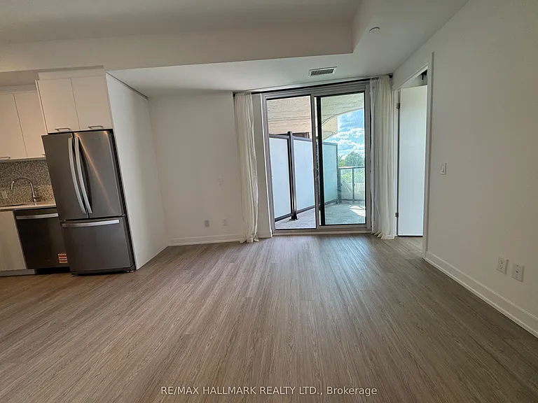 8188 Yonge St #431 — Photo 15