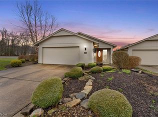 22137 Meadownorth Ct, Strongsville, OH 44149