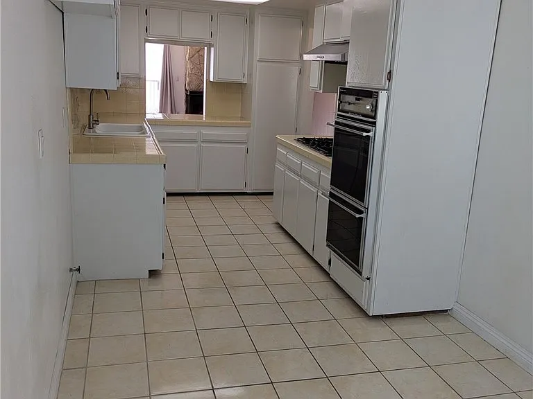 2105 Mathews Ave #10 — Photo 7