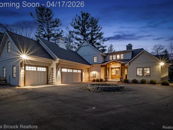 1432 S East Torch Lake Dr, Bellaire, MI 49615