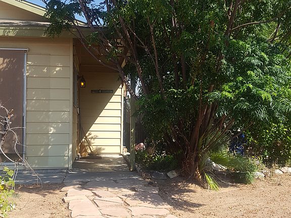 3rd image of 604 Palmhurst Dr