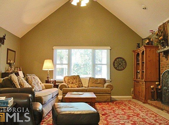 4th image of 136 Hazelwood Dr