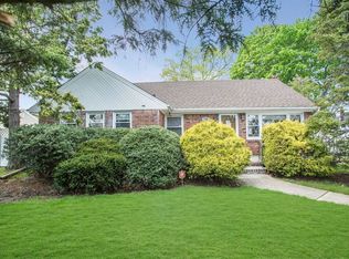 718 Barkley Ave, East Meadow, NY 11554