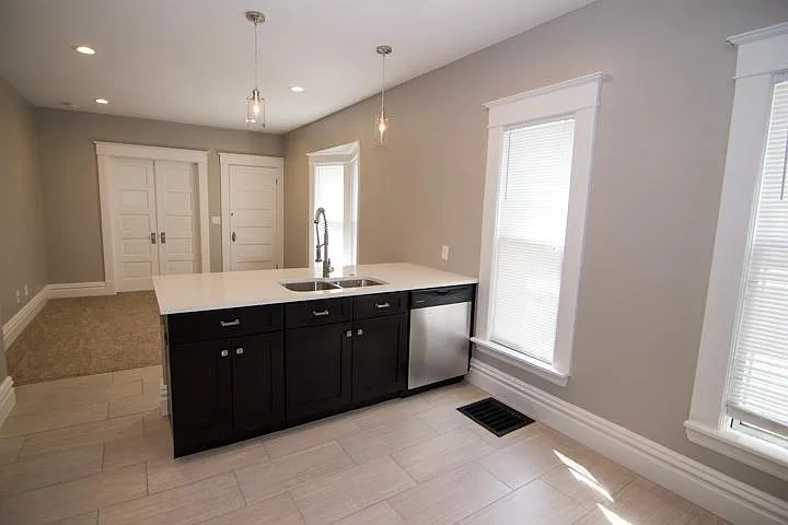 39 Dwight Ave SE — Photo 2