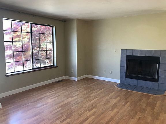 4th image of 8151 Cottage Pl NE