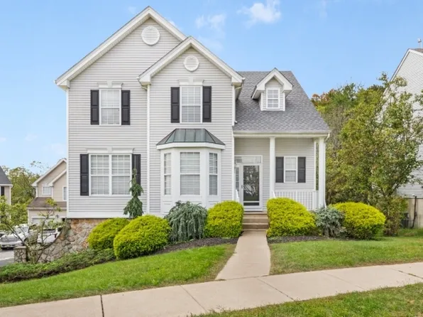 47 Winding Hill Dr, Mount Olive Twp., NJ 07840