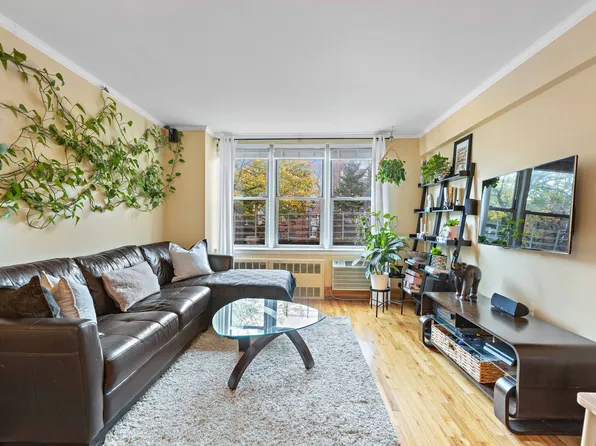 1530 East 8th Street image 1 of 14