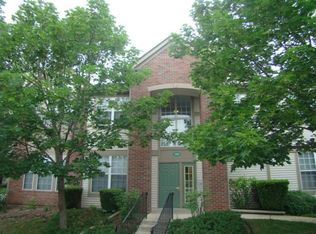 1591 Carlemont Dr APT C, Crystal Lake, IL 60014