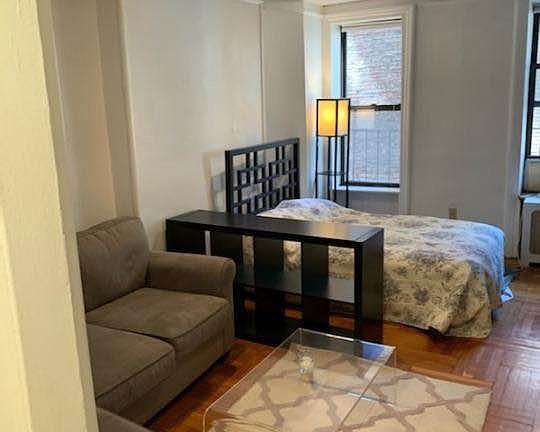 4th image of 109 E 89th St #2G