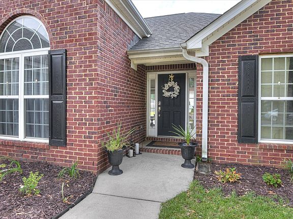 2nd image of 423 Grandiflora Cir