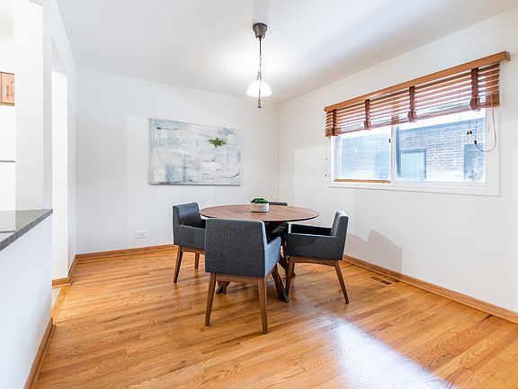 3rd image of 1330 N La Salle St #303