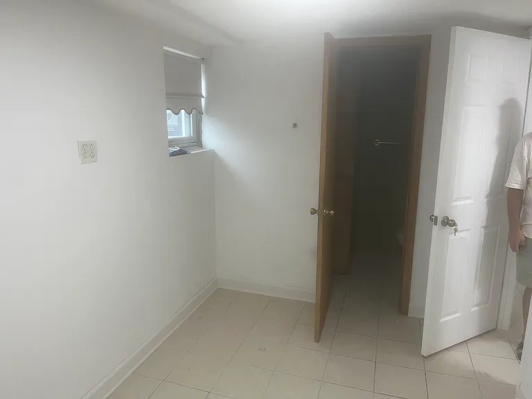 8346 W Berwyn Ave — Photo 5