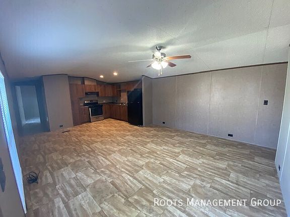 3rd image of 81 Town And Country Dr #81
