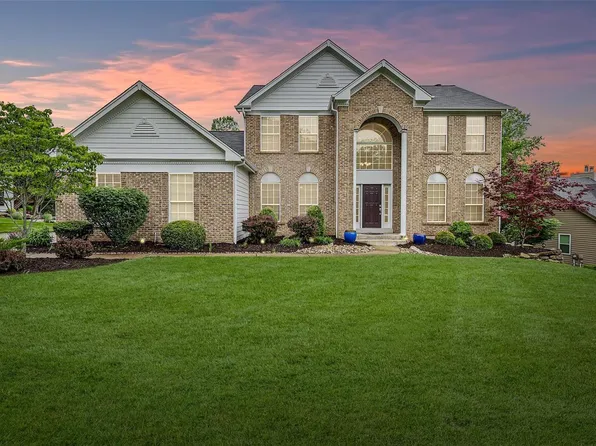 1048 Keystone Trail Dr, Chesterfield, MO 63005