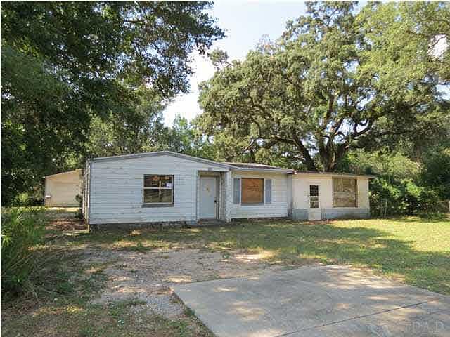 1st image of 339 Edgewater Dr