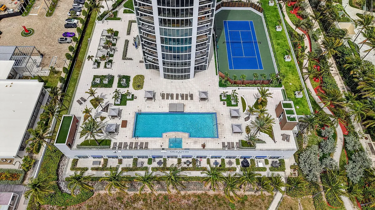 Building Photo - 18911 Collins Ave #2303