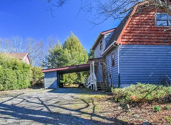 4th image of 333 Pioneer Ridge Rd
