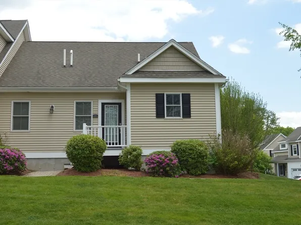 39 Meetinghouse Ln #39, Southborough, MA 01772