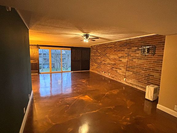 2nd image of 442 Berlin Dr