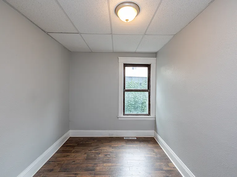 1807 Denison Ave — Photo 10