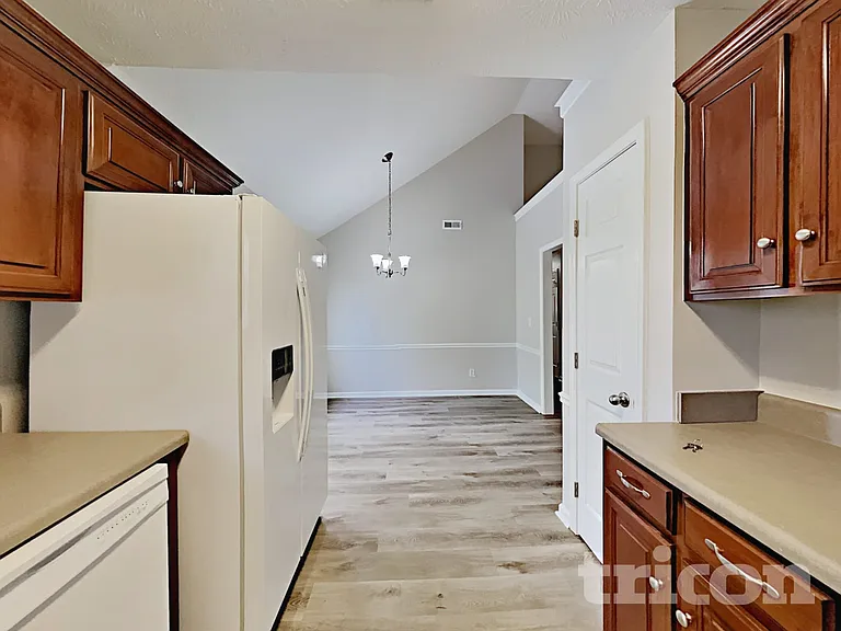 9023 Nevada Ave — Photo 6