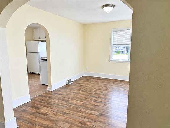 4th image of 1413 Robbins Ave