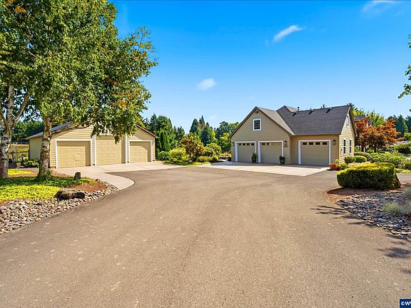 2nd image of 5394 Greenlea Way SE