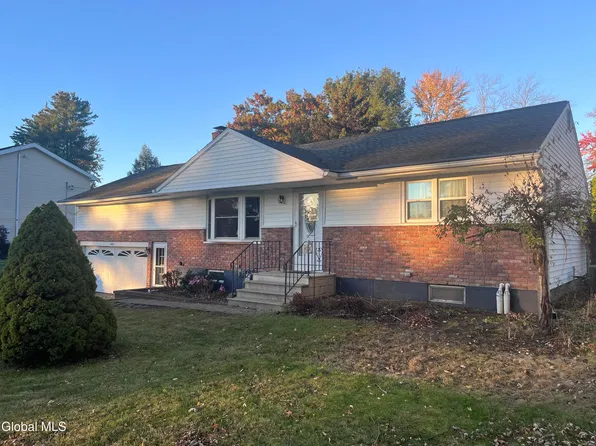 242 Pinewood Drive, Schenectady, NY 12303