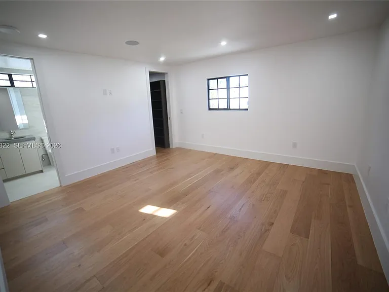 1345 Hollywood Blvd — Photo 92