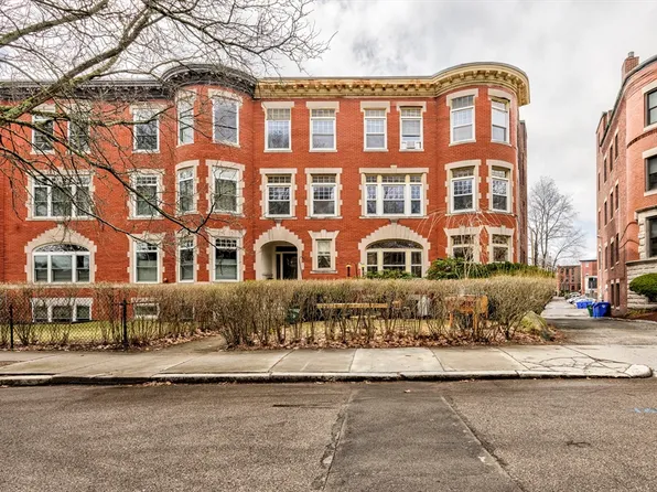 9 Clinton Path #1, Brookline, MA 02445