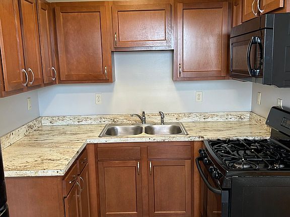 2nd image of 106 Briggs St #2