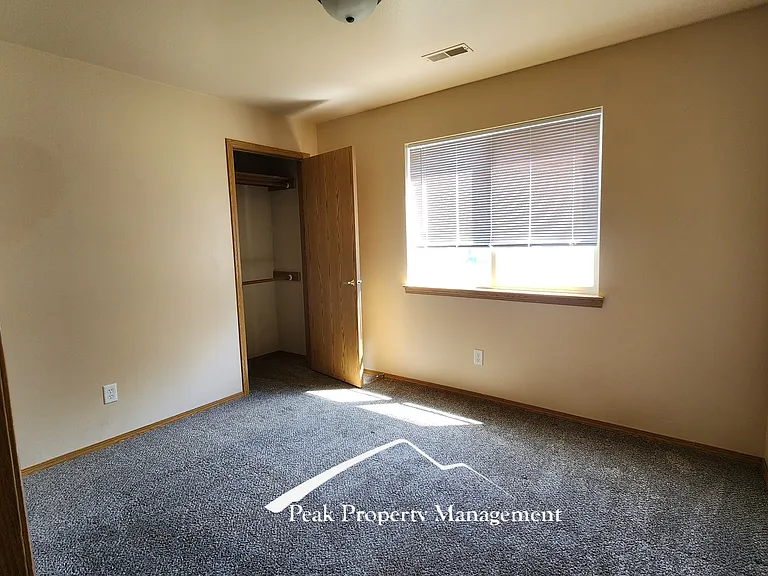 216 Ascent Ct #D — Photo 9