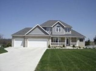 1198 Scott Ridge Dr, Adrian, MI 49221