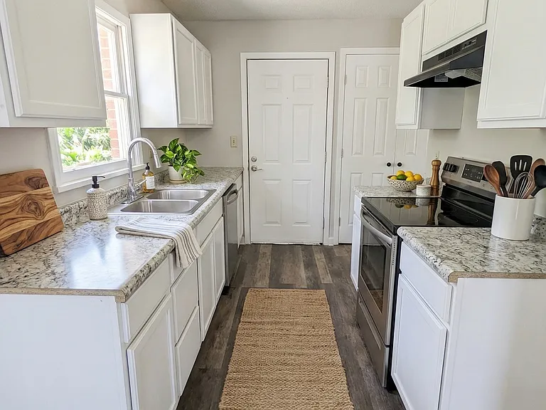 3334 Cottonwood Dr — Photo 3