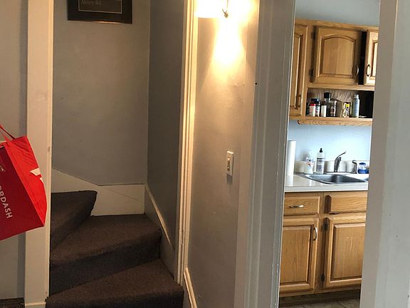 4th image of 2768 Minot Ave #3