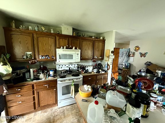 5th image of 1032 W Mountain Rd