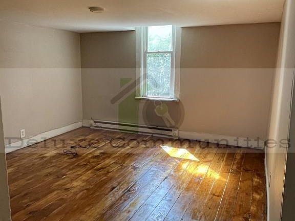 4th image of 1133 Hamilton Ave NW