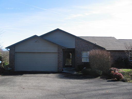 2nd image of 328 Villa Dr
