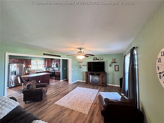 5th image of 157 Crihfield Rd