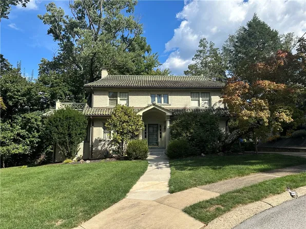 15 Mission Dr, Pittsburgh, PA 15228