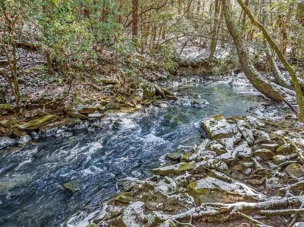 92 Log Cabin Trl, Spencer, TN 38585