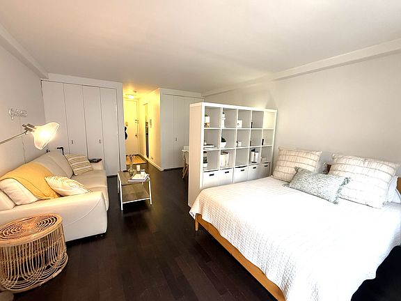 4th image of 350 W 50th St APT 2NN
