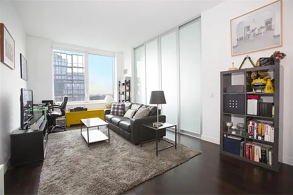Sold by R New York | media 1