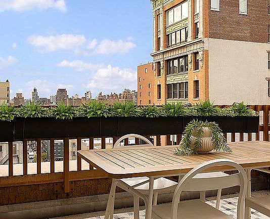 4th image of 130 W 20th St #Ph11b