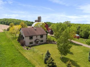 8673 Oak Hill Rd, Omro, WI 54963