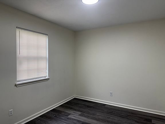 5th image of 239 Hartfield Rd #12